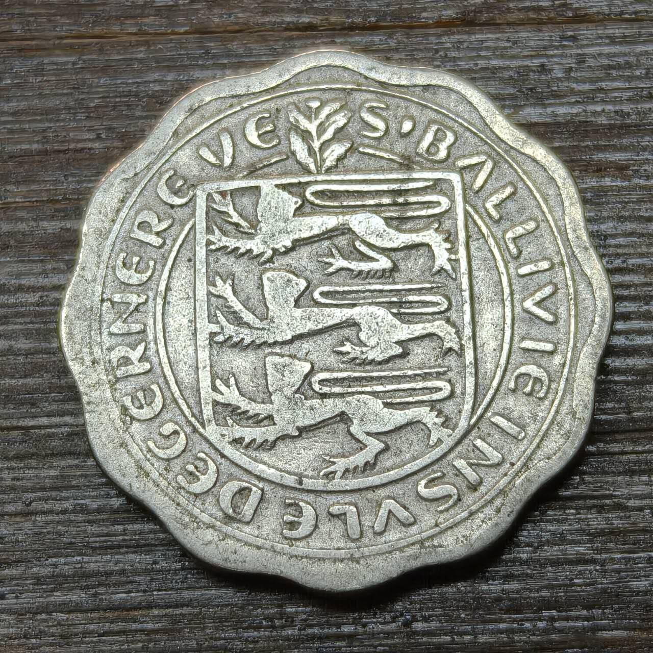 【铜匠收藏】★第146★散币专场 不寄存，30包邮。不满30元，支付5元运费。《接受代拍 代送NGC评级》 71【无寄存】根西岛 1959年 3便士 厚版