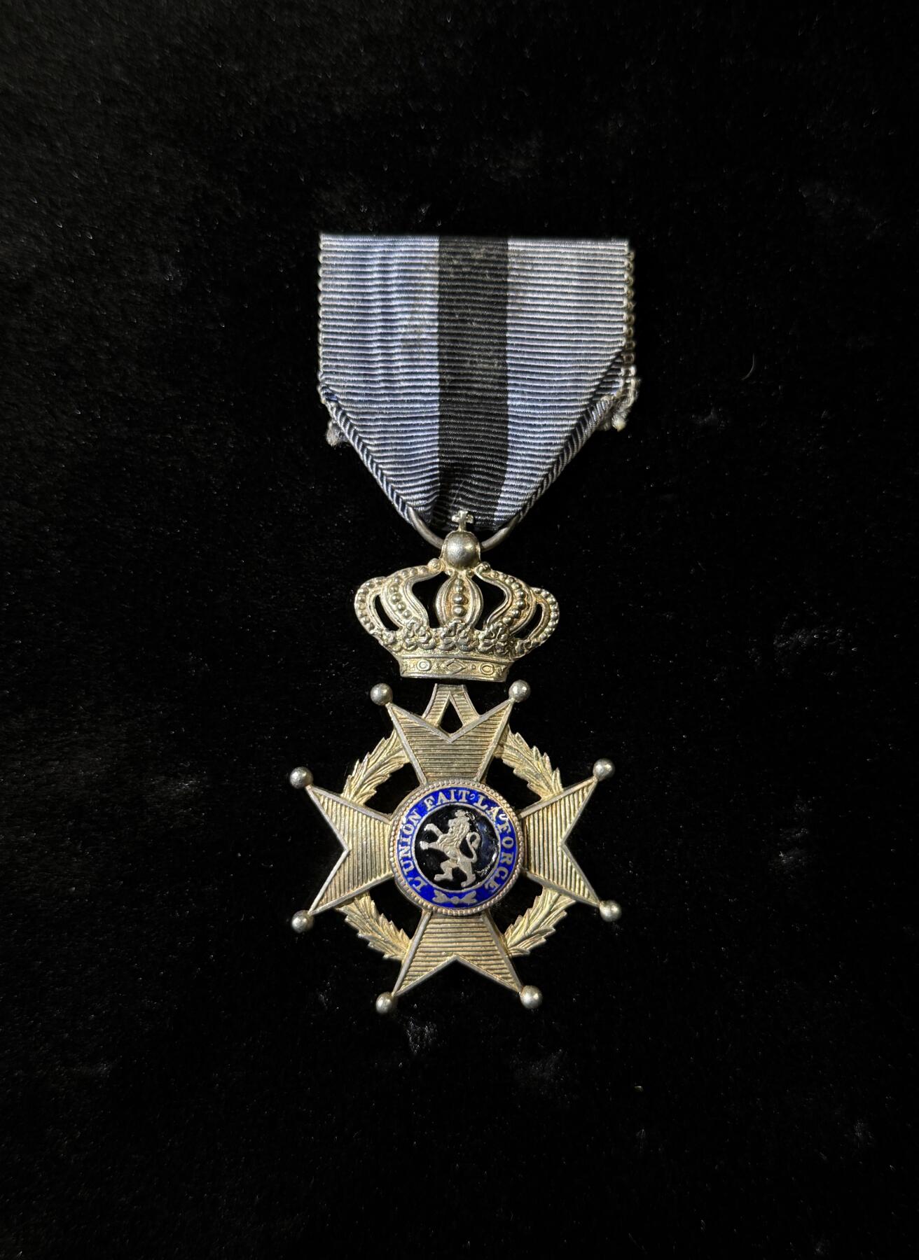 欢庆春节！戎马世界章牌大赏第111期春节大拍 比利时利奥波德二世勋章，早期单语版，银制