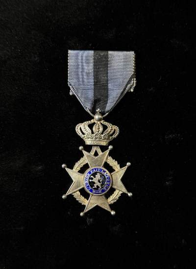 欢庆春节！戎马世界章牌大赏第111期春节大拍 - 比利时利奥波德二世勋章，早期单语版，银制