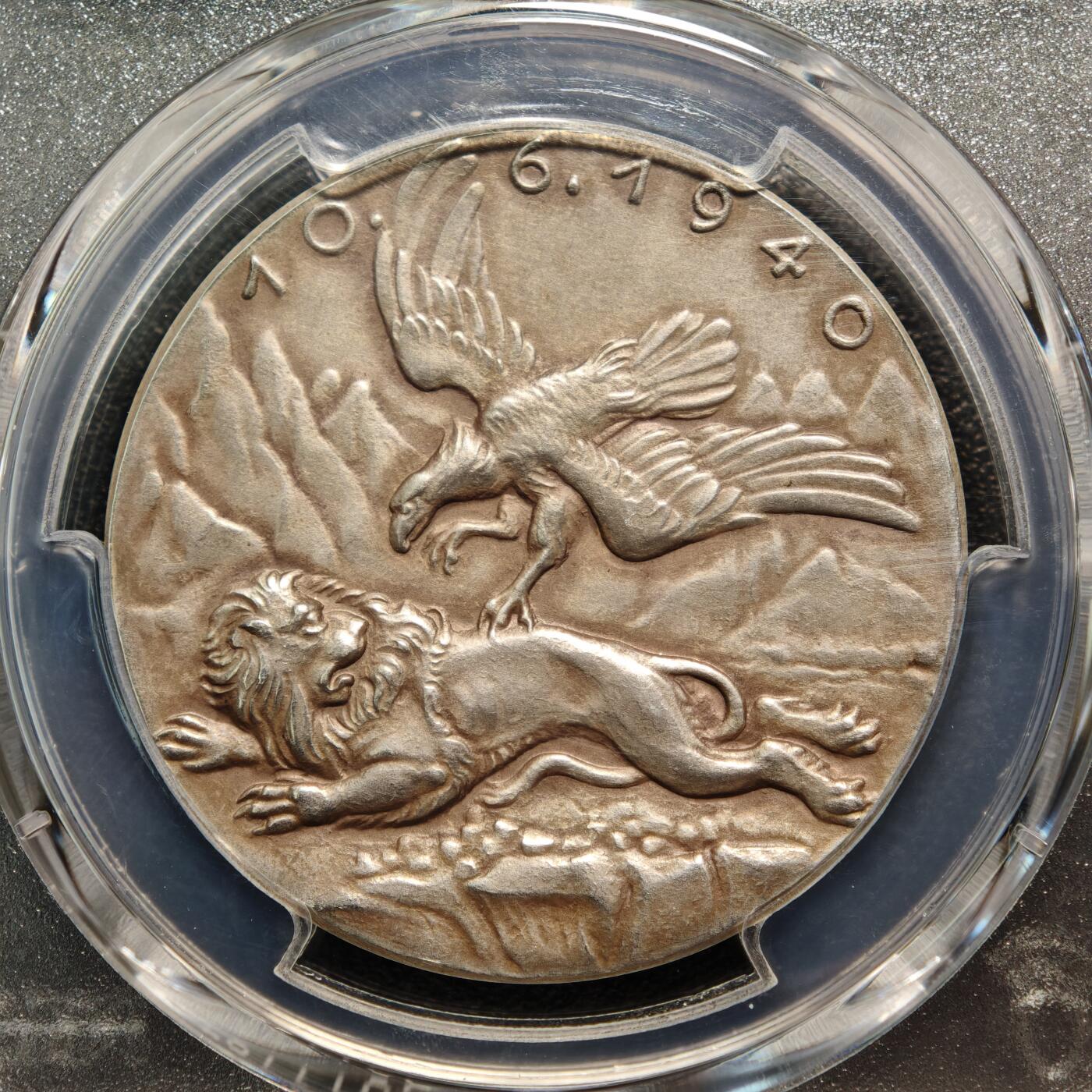 【德藏】世界币章拍卖第164期（拍品征集中~欢迎藏友联系） 1940年 德国民族社会主义工人党纳尔维克战役胜利山地步兵大将爱德华·迪特尔高浮雕纪念银币 章牌大师 卡尔·歌茨作品 PCGS MS62（原图请查询PCGS评级官网）