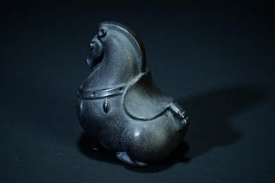 上海都达杂项专场四十七【全场包邮】  紫砂唐马茶宠摆件90-74