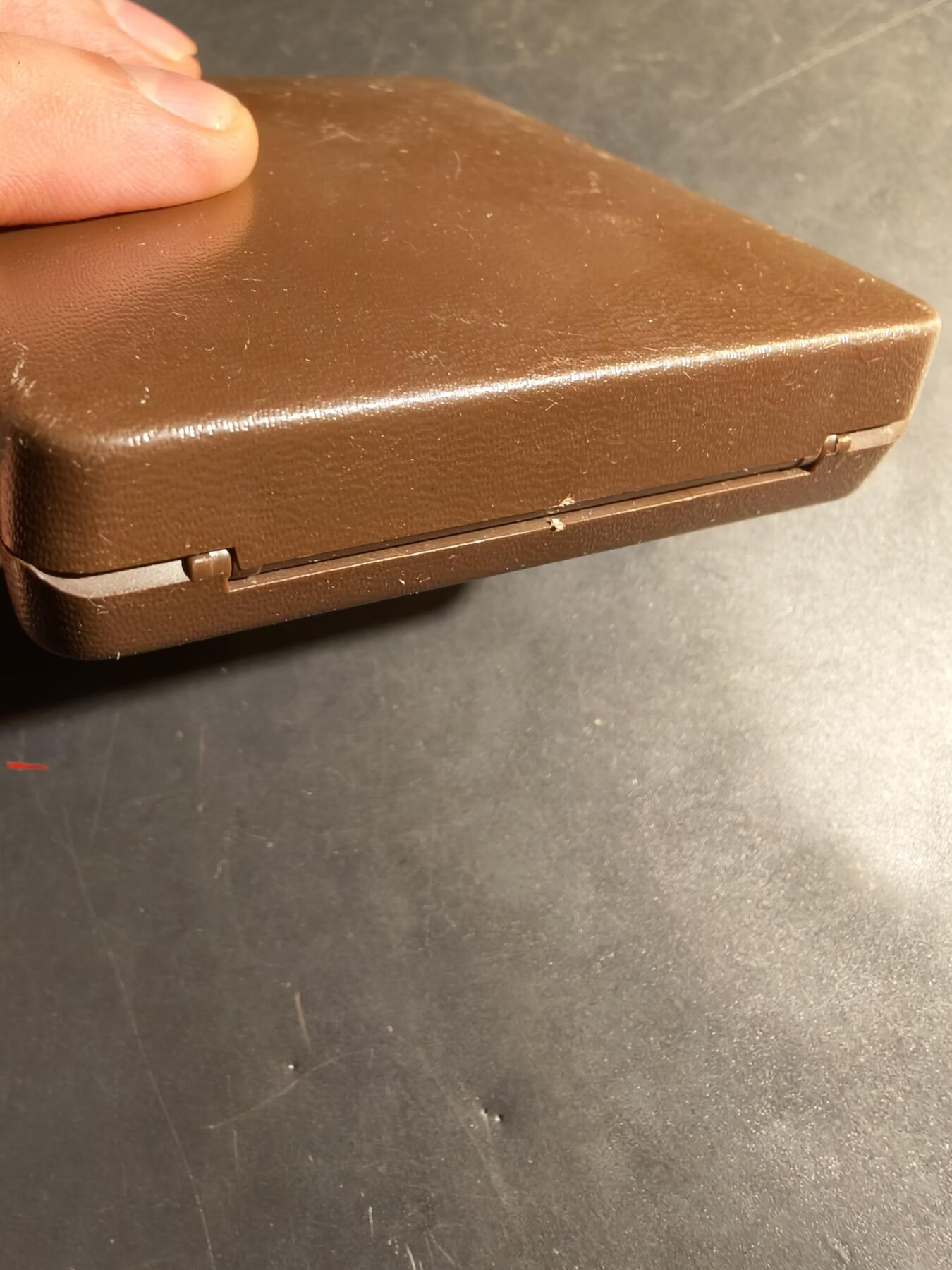 老王徽章第180期 比利时图尔奈市大铜章     原盒    直径50mm    重量51.3g