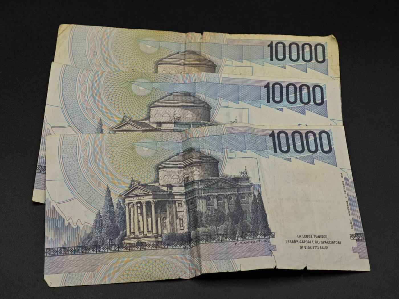 【淘币小摊】实时拍第八百六十四拍   无佣金纸币福利场   年前最后一周 之前的预留小年前全部发出 请更换最新收货地址  意大利10000里拉纸币3张【有折】