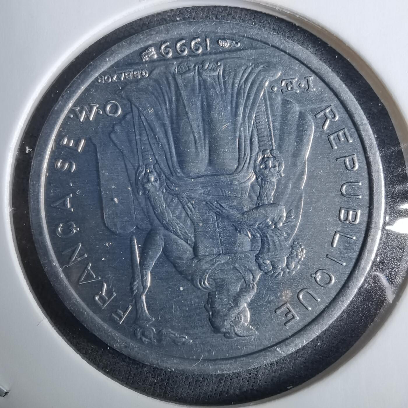 沼泽如烟--第985场 法属波利尼西亚1999年2法郎