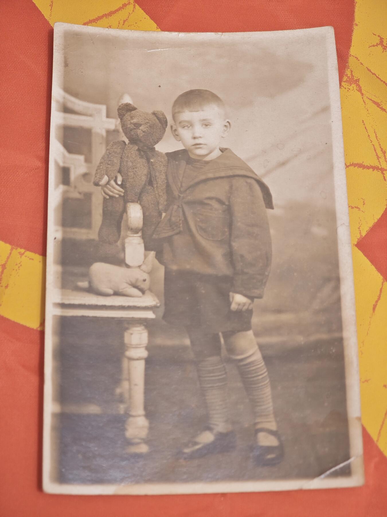 橙子收藏(照片专场)第三期 1937年拍摄的苏联儿童肖像照明信片，属于大清洗与卫国战争爆发前夜的民间影像遗存。