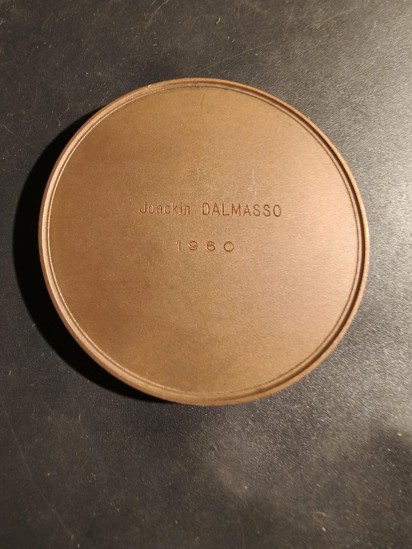 老王徽章第180期 法国建筑业大铜章     原盒     直径58mm    重量100g