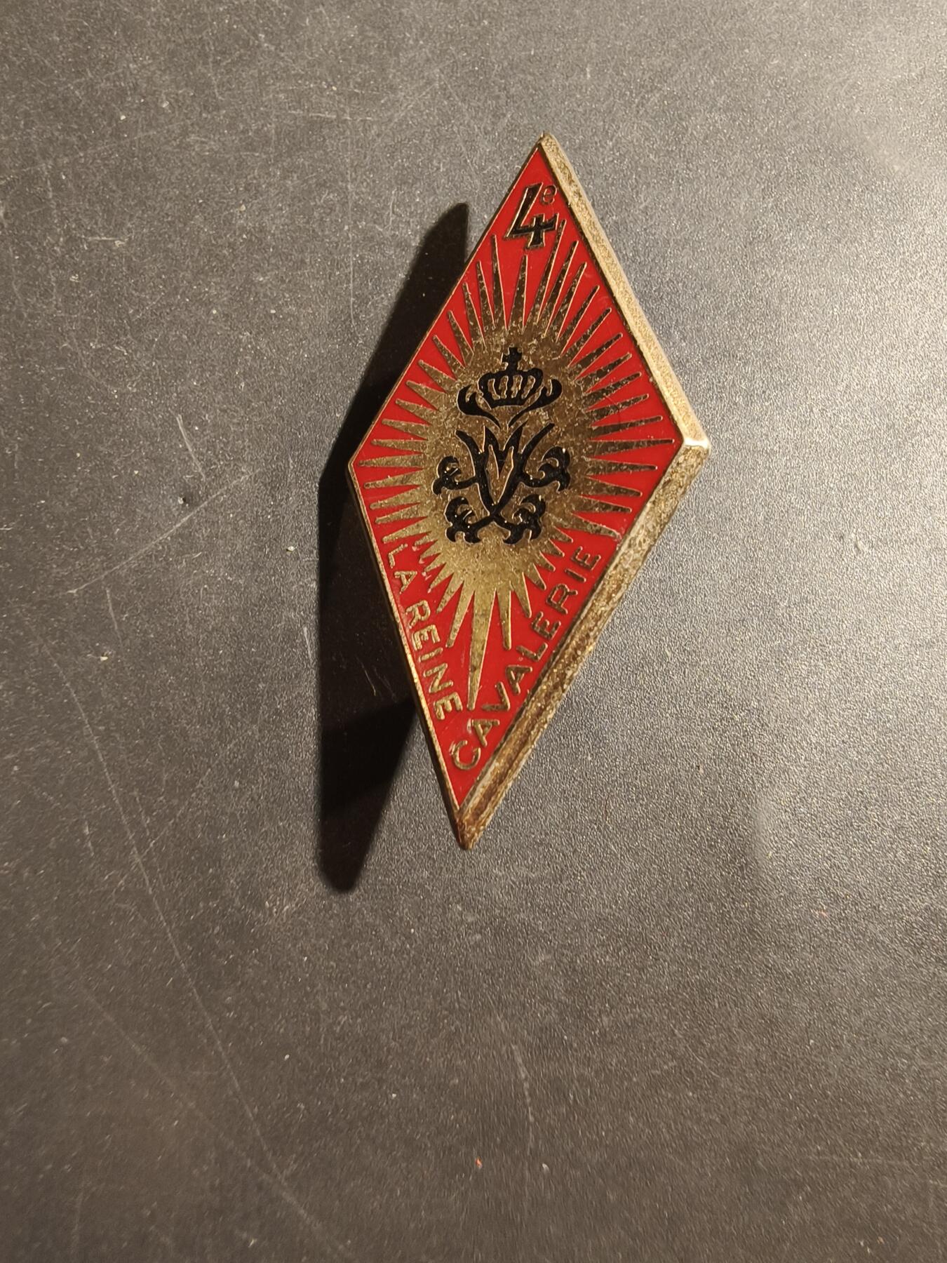 老王徽章第180期 法国陆军第4胸甲骑兵团证章