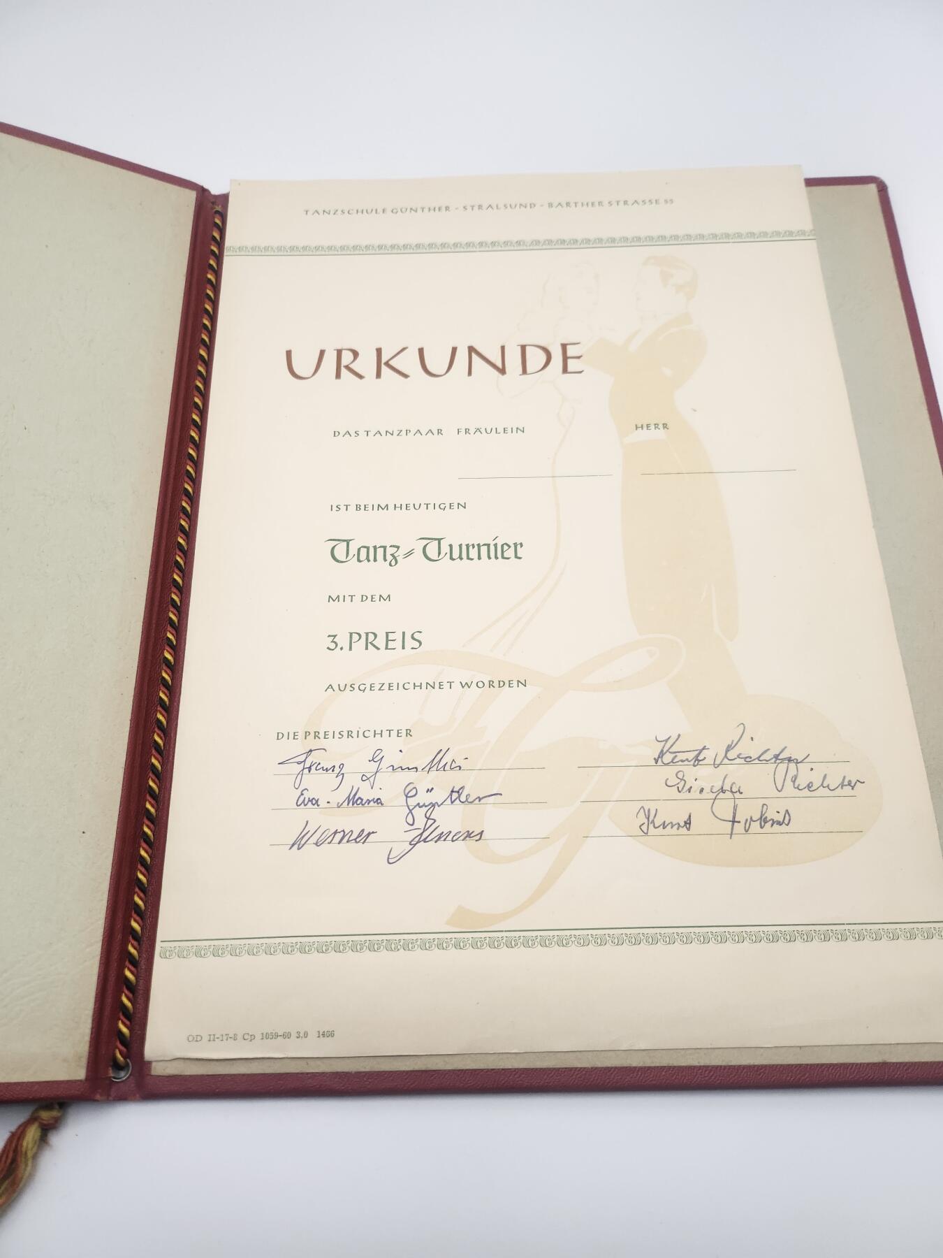 南水社第二次拍卖 东德FDGB艺术团证书（1966年舞蹈学校舞蹈比赛三等奖证书）年轻女性学生得主