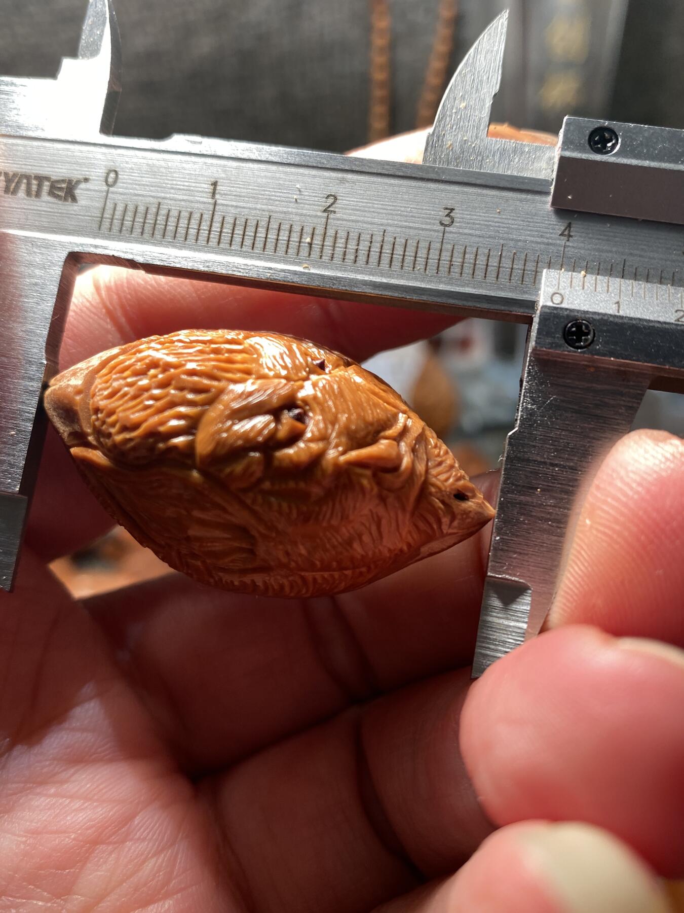 核舟记发源地苏州舟山核雕年末放漏 福利苏工核雕，纯手工雕刻,天篷元帅，个性十足，等待有缘人，市场无同款，尺寸2。3x4.0喜欢的来