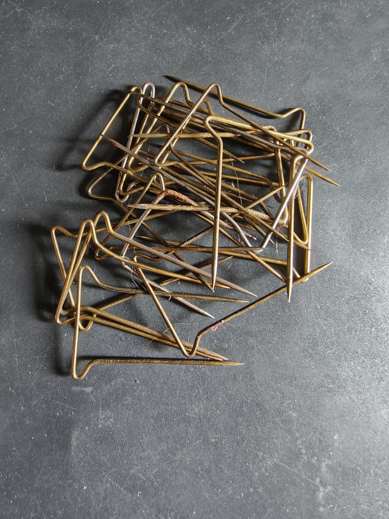 老王徽章第180期 法国/比利时针插一组20枚