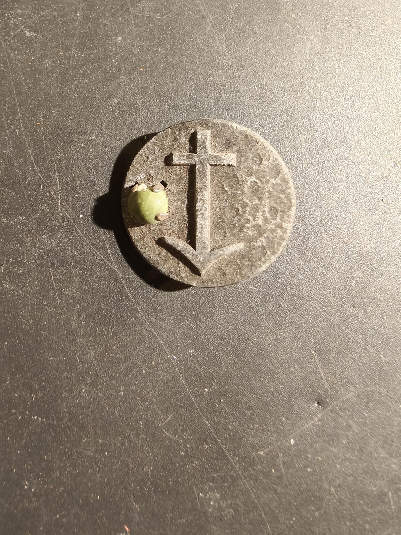 老王徽章第180期 德三冬季救济工厂证章