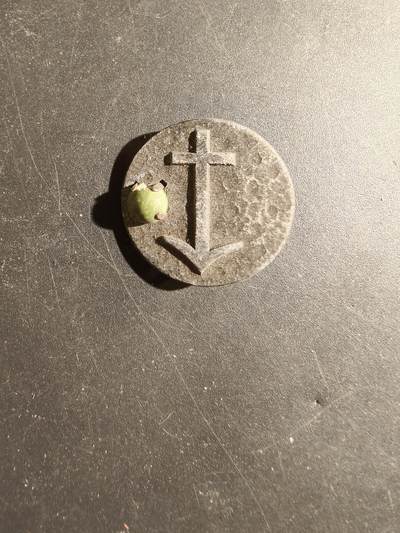 老王徽章第180期 - 德三冬季救济工厂证章