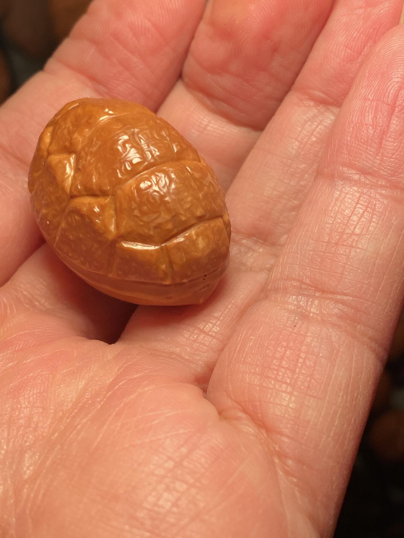 核舟记发源地苏州舟山核雕年末放漏 福利苏工核雕，纯手工雕刻,大富甲，个性十足，等待有缘人，市场无同款，尺寸2。35x3.4喜欢的来