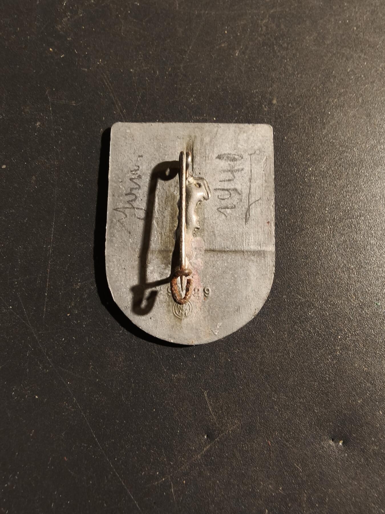 老王徽章第180期 德三冬季救济工厂罗腾堡证章