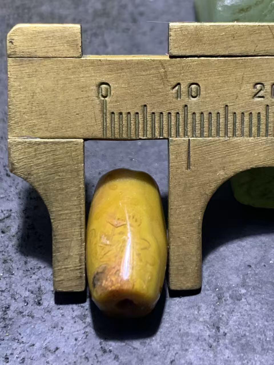 冰飘草花纹战国红玛瑙通货桶珠一颗！