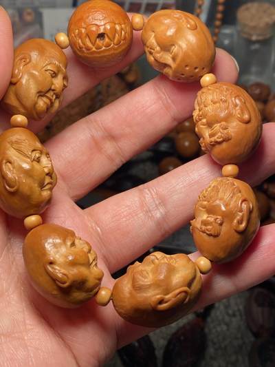核舟记发源地苏州舟山核雕年末放漏 - 福利苏工核雕，纯手工雕刻,七星罗汉，个性十足，等待有缘人，市场无同款，尺寸2。15x2.6喜欢的来