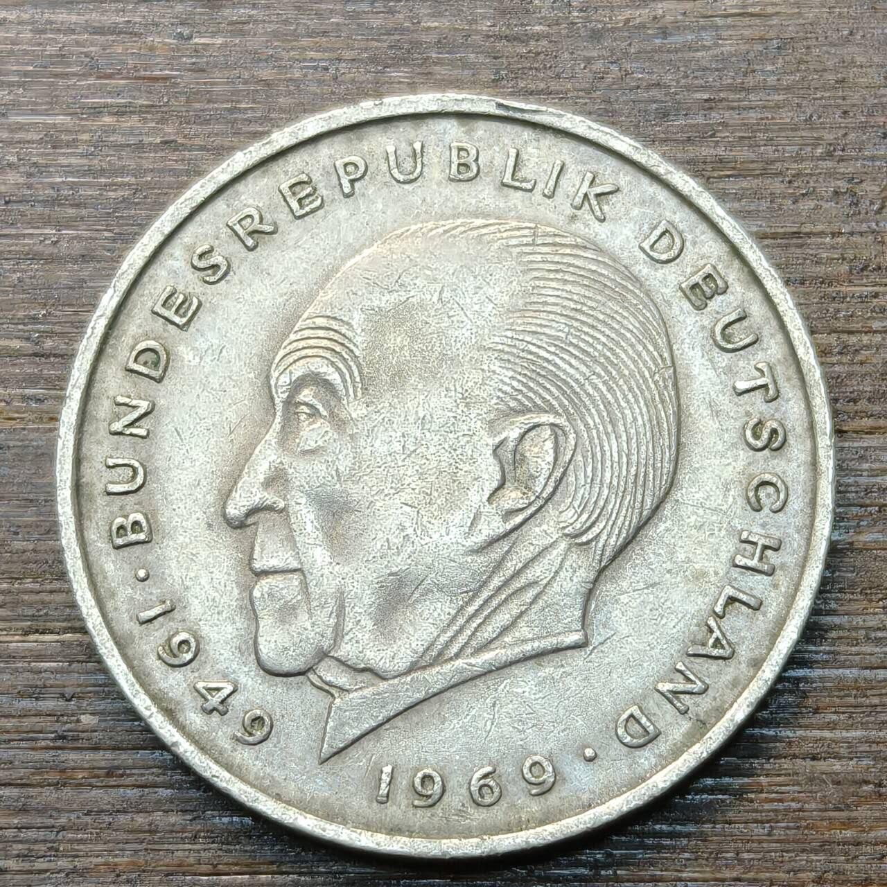 【铜匠收藏】★第146★散币专场 不寄存，30包邮。不满30元，支付5元运费。《接受代拍 代送NGC评级》 28【无寄存】联邦德国1969年2马克(战后首任总理-阿登瑙)