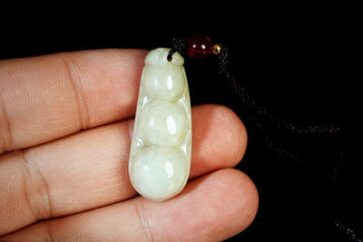 上海都达杂项专场90【全场包邮】  天然和田玉精雕《福豆》挂件90-97