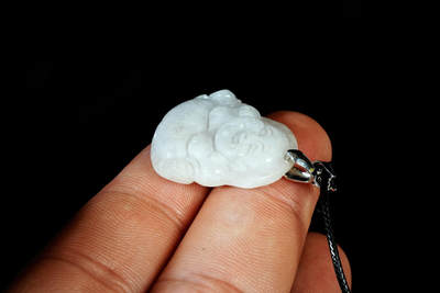 上海都达杂项专场90【全场包邮】  天然冰种翡翠（A货）精雕《佛公》挂件 90-98