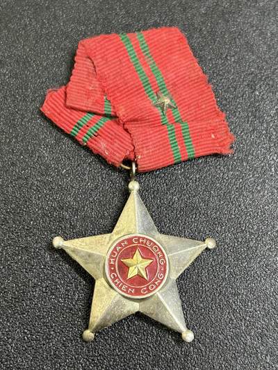 西秦中古拍卖第七十五期 - 越南三级军功勋章 早期铜制版