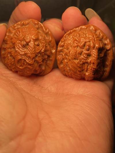 核舟记发源地苏州舟山核雕年末放漏 - 福利苏工核雕，纯手工核桃雕刻小萌虎一对个性十足，等待有缘人，市场无同款，尺寸3。8喜欢的来