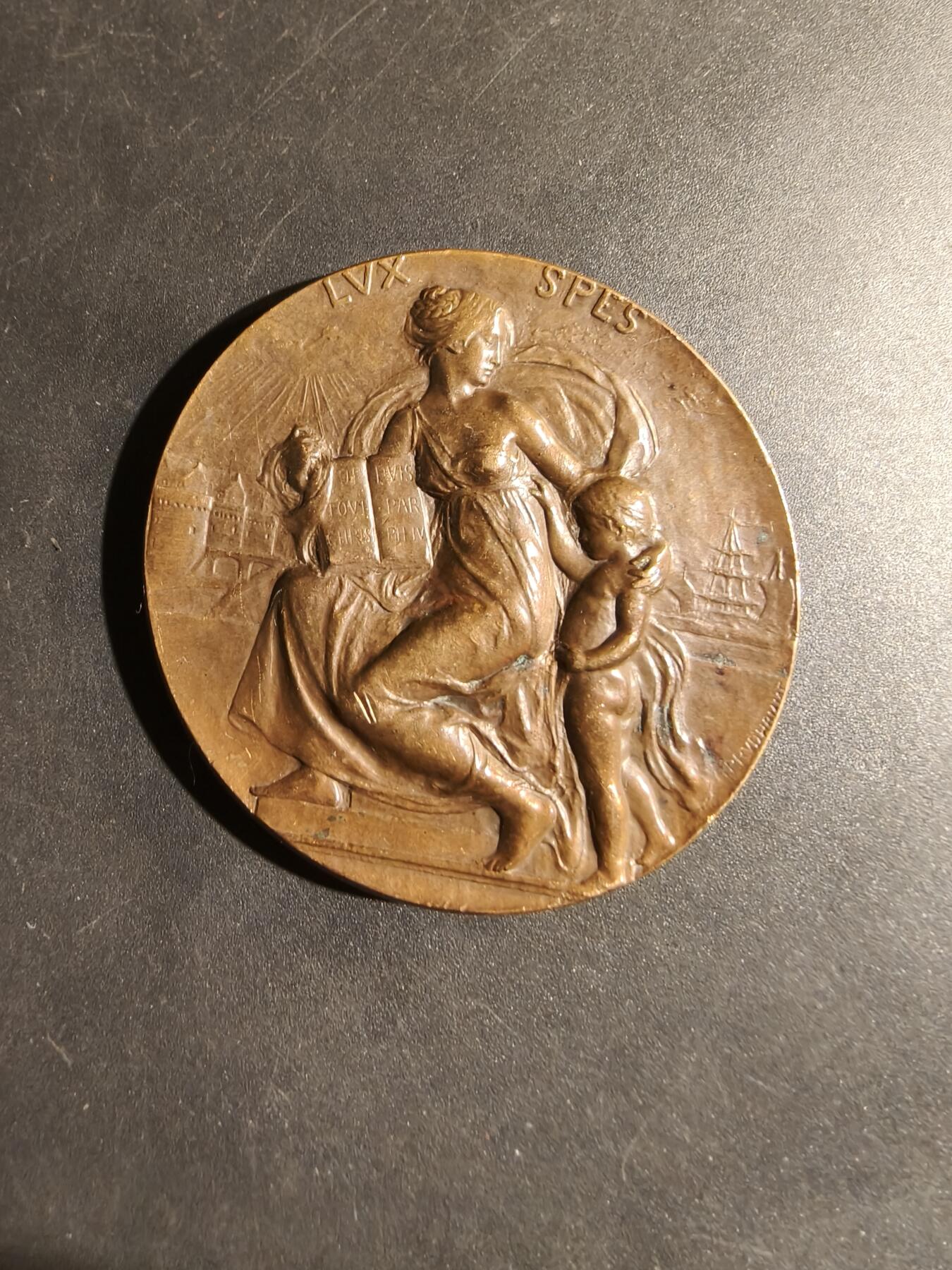 老王徽章第180期 法国1598-1898南特敕令300周年大铜章     直径50mm    重量65.7g