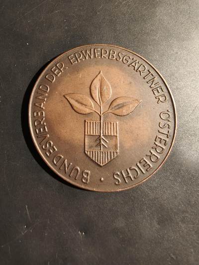 老王徽章第180期 - 奥地利专业园艺师联邦协会铜级纪念章     直径60mm    重量63.2g