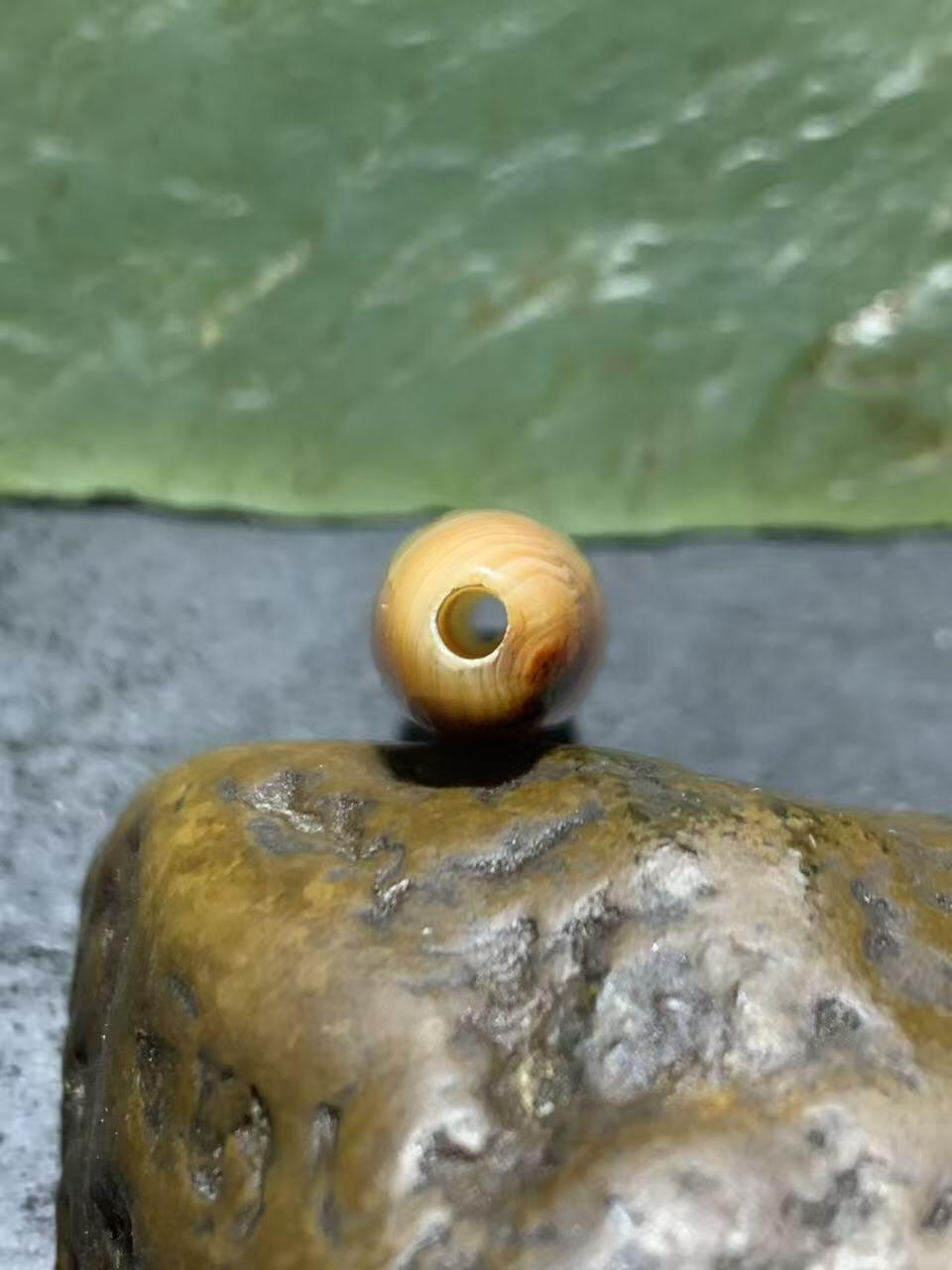 高玉化缠丝玛瑙随形通货桶珠一个