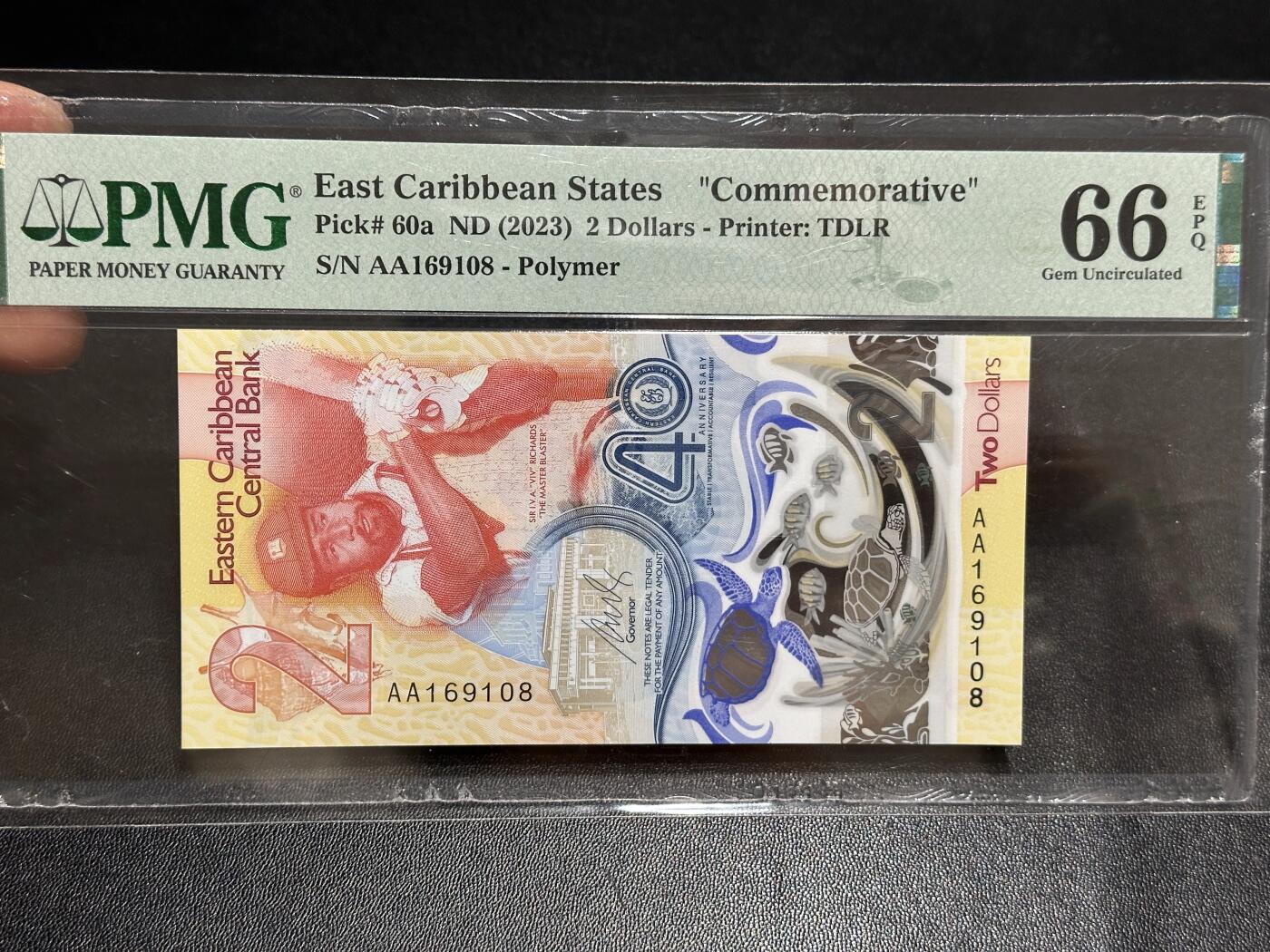 《外钞收藏家》第六百零八期（精选场）（本平台长期征集拍品、欢迎藏友们联系合作） 2023年东加勒比2元 纪念钞 PMG68 获奖钞 AA冠 倒置号 