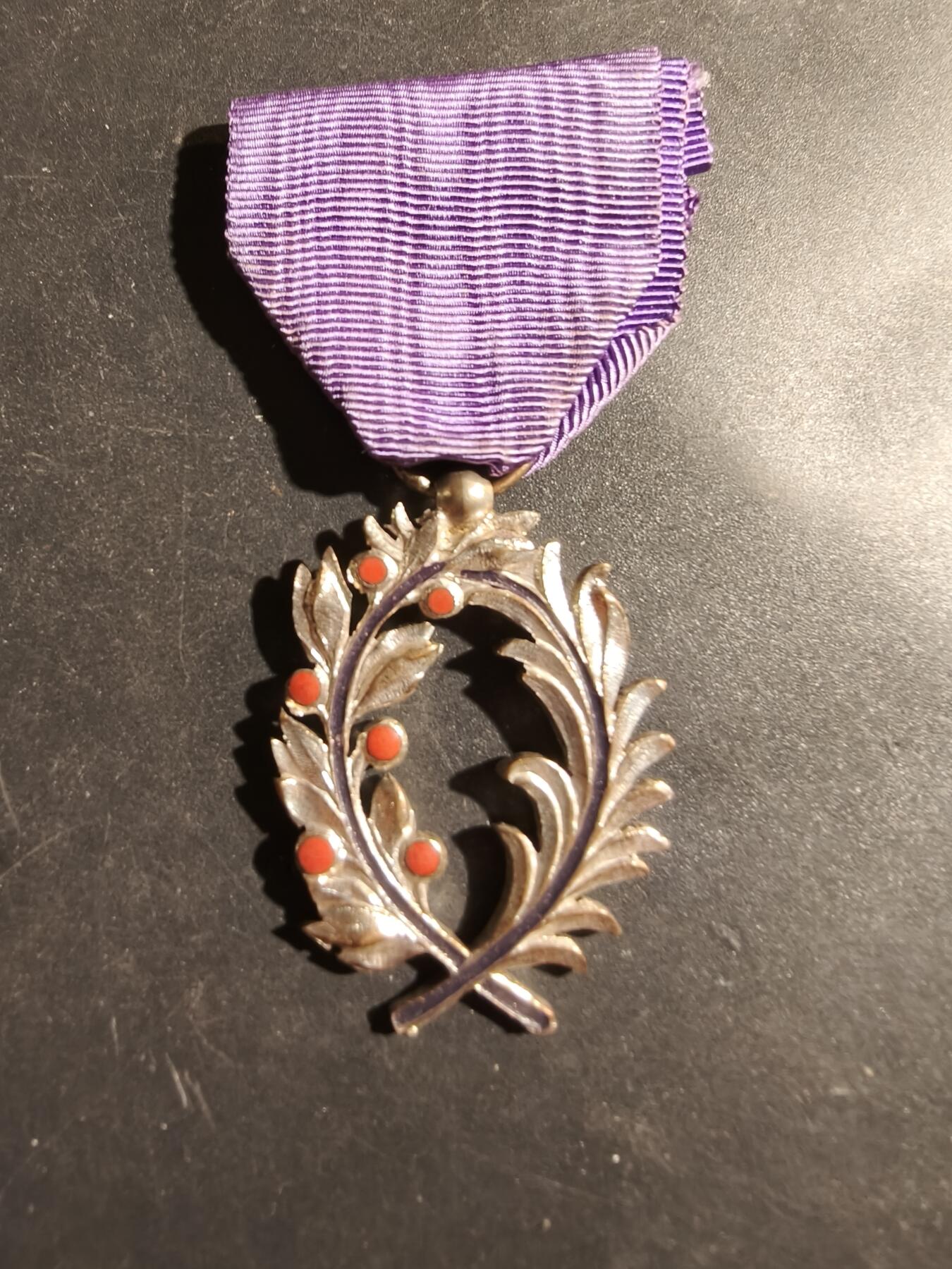 老王徽章第180期 法国骑士级棕榈叶勋章    原盒