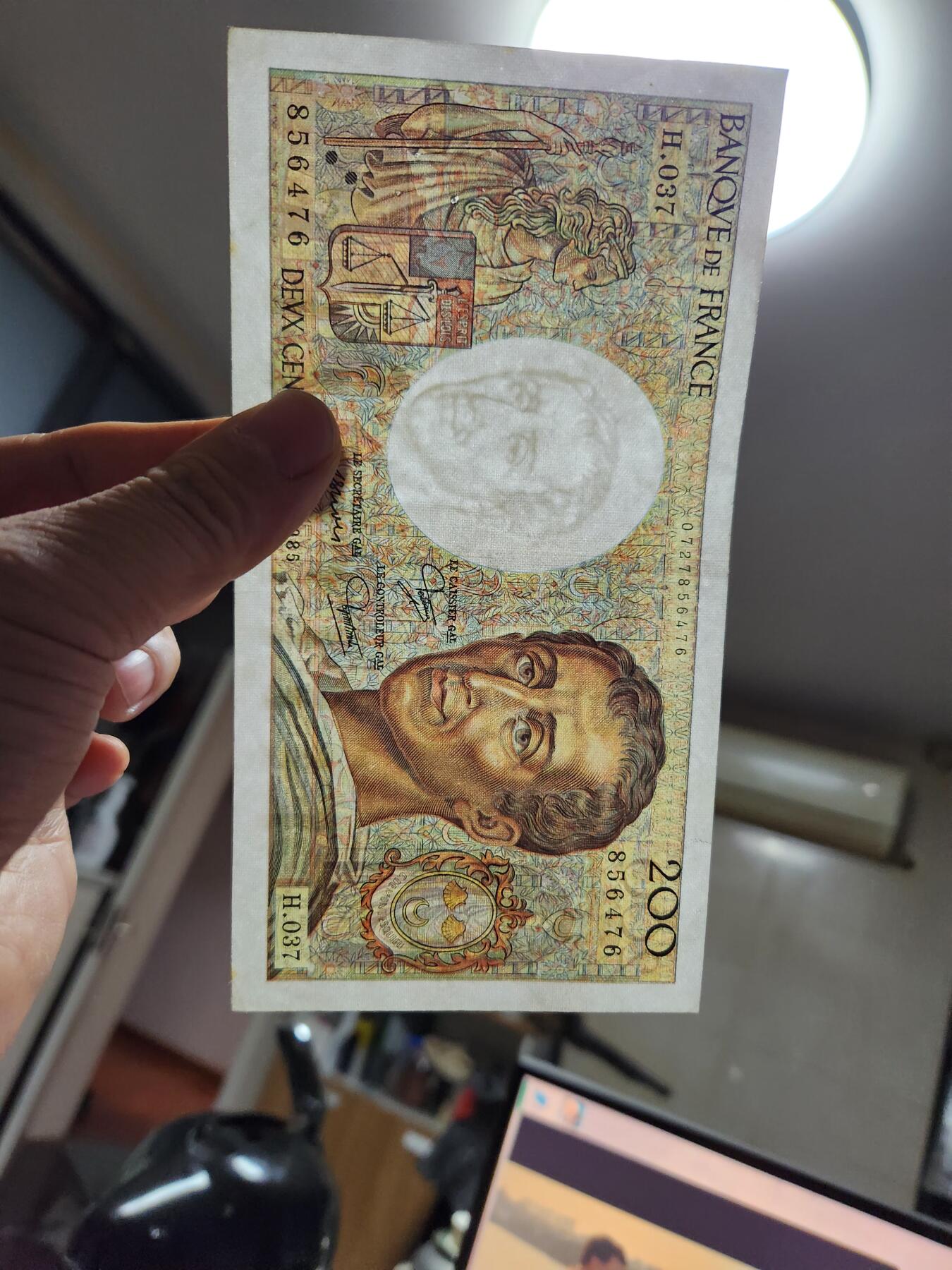 2月4号晚上8点 外国纸币自动截拍第17场 1985年200法郎 早期美品