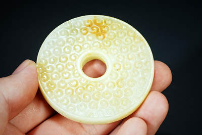 上海都达杂项专场90【全场包邮】  古玉谷纹玉璧90-63