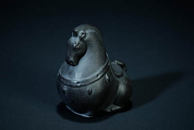 上海都达杂项专场四十七【全场包邮】  紫砂唐马茶宠摆件90-74