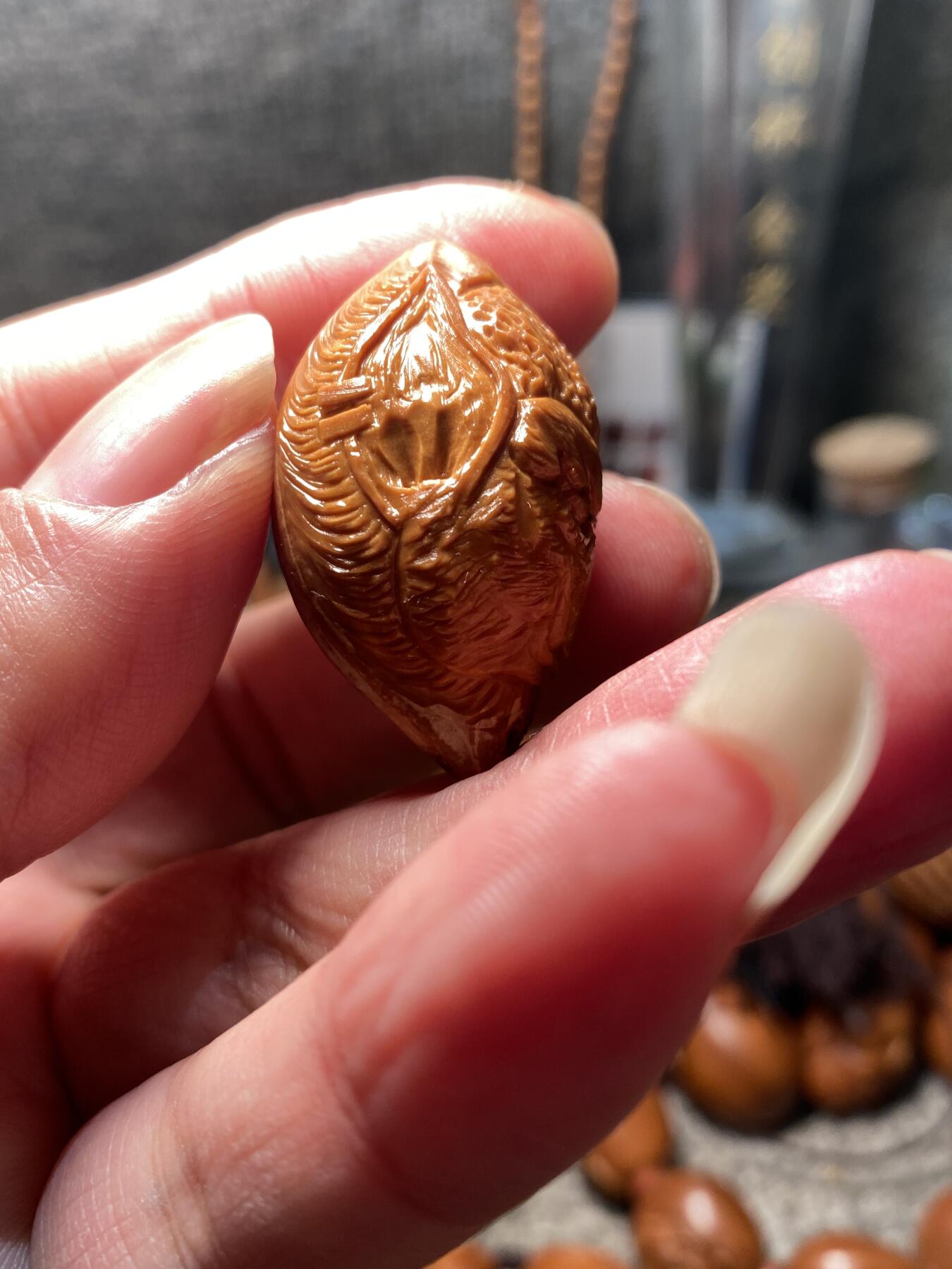 核舟记发源地苏州舟山核雕年末放漏 福利苏工核雕，纯手工雕刻,天篷元帅，个性十足，等待有缘人，市场无同款，尺寸2。3x4.0喜欢的来