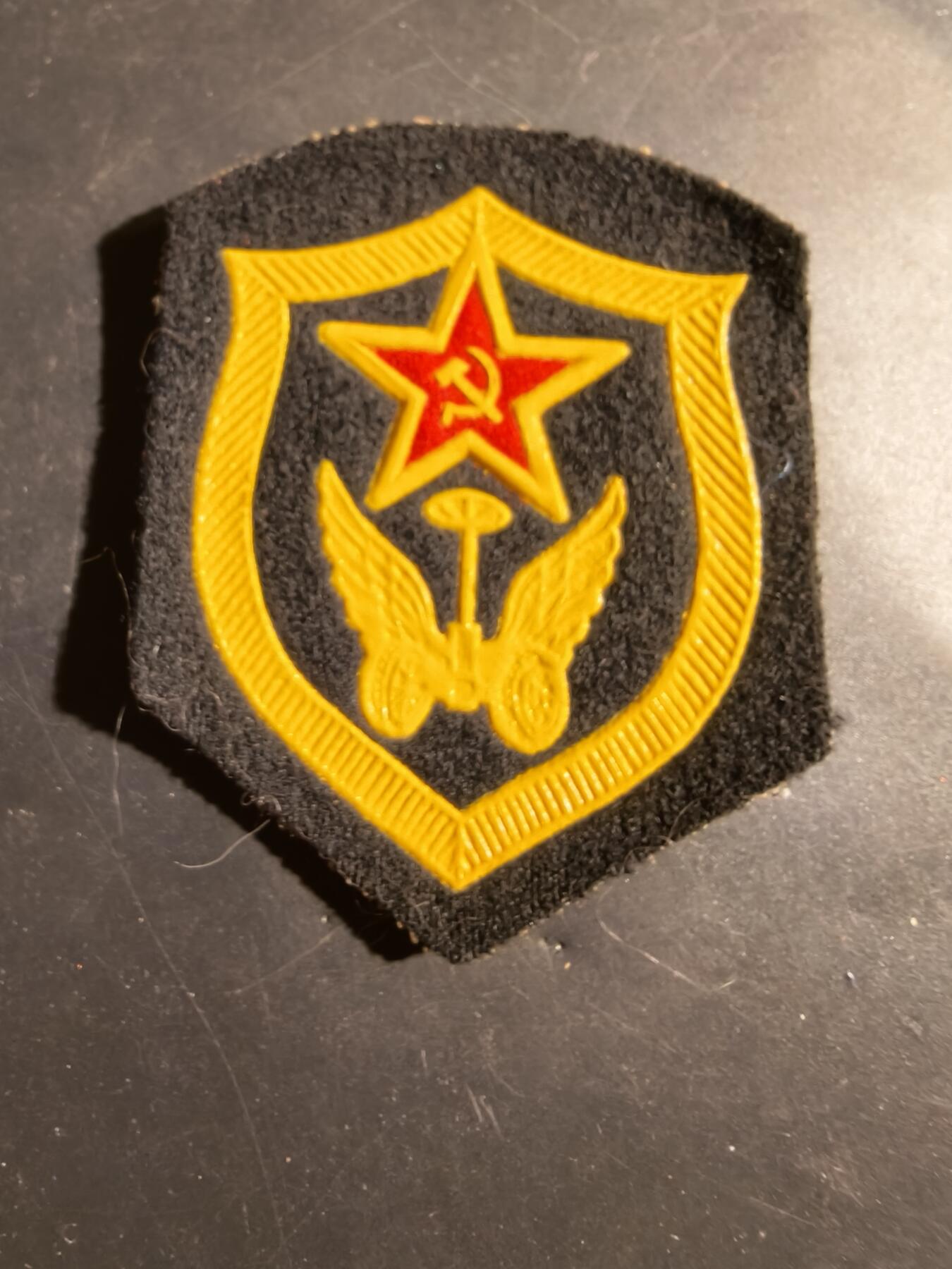 老王徽章第180期 苏联军用汽车运输部门臂章