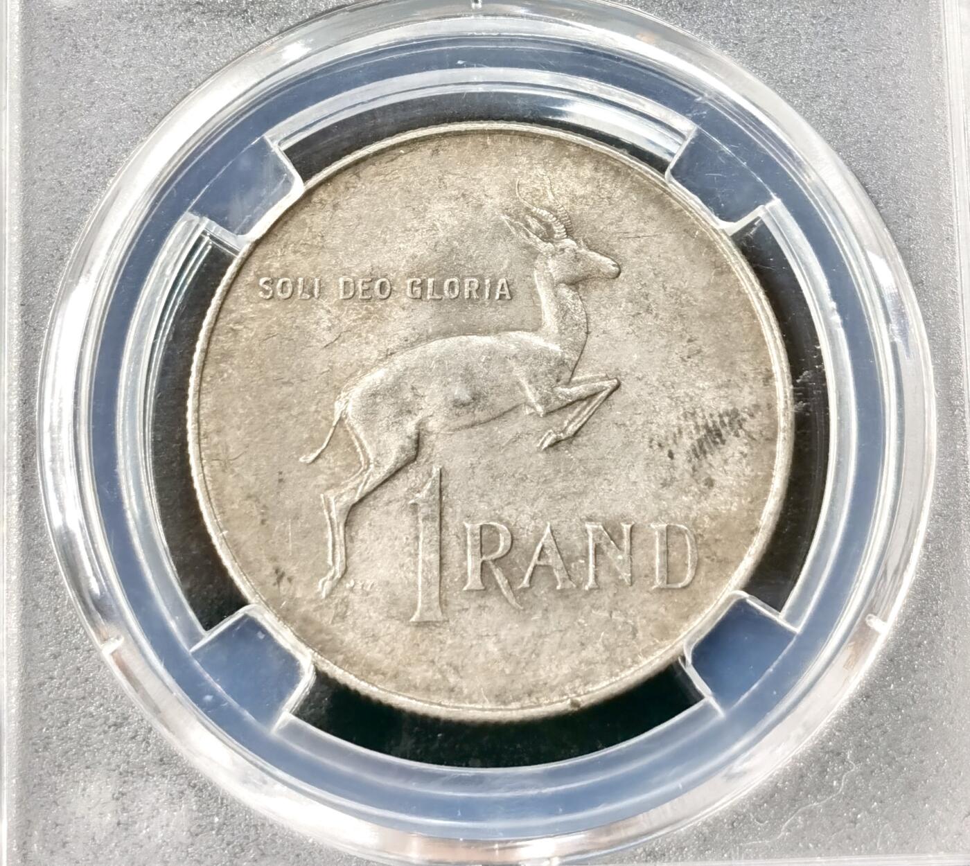 甄臻铺-世界币章拍卖（第49期）精品场拍品征集中，送拍享返佣金等优惠多多