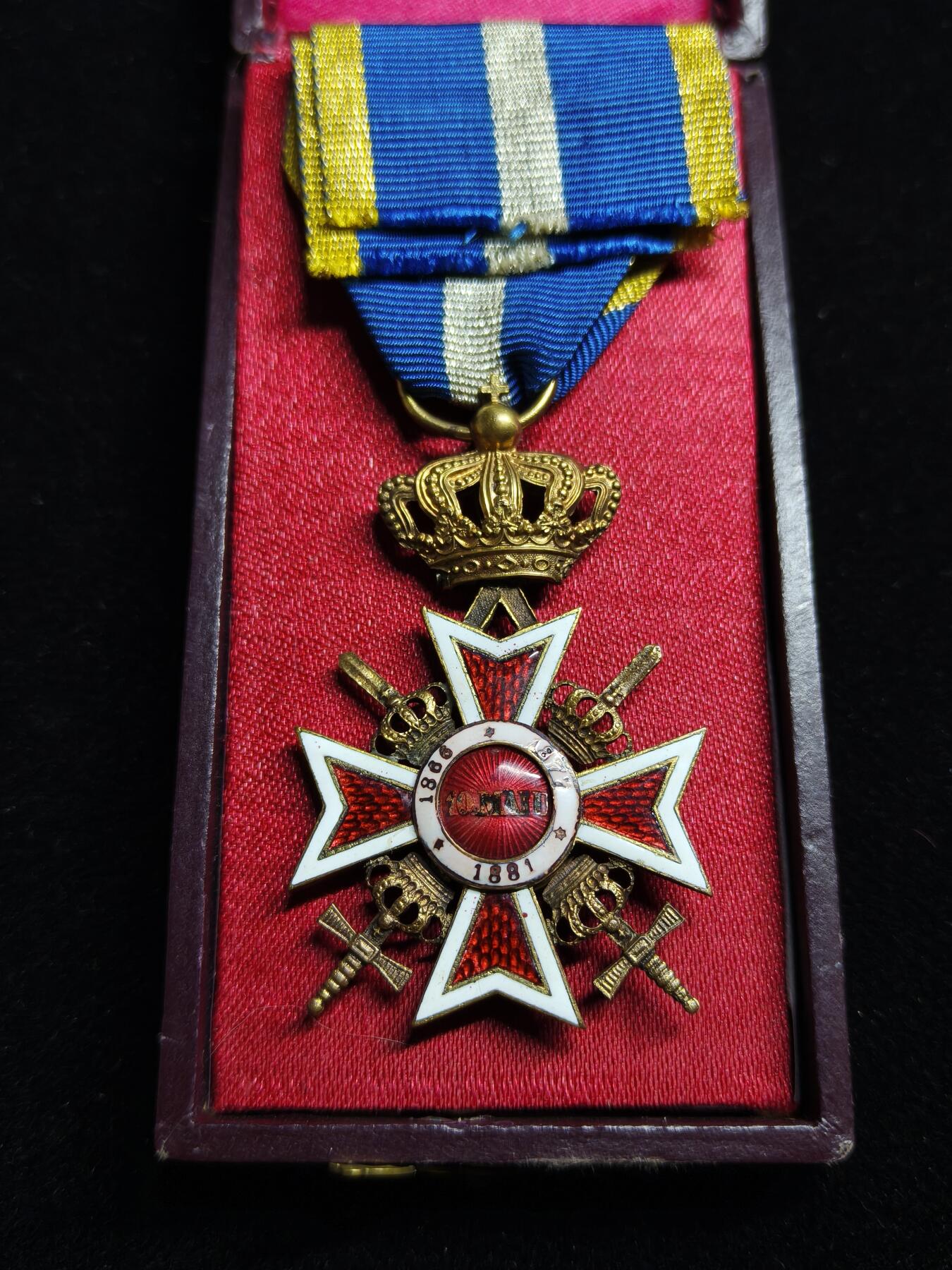 2026新年第一场  罗马尼亚王国 骑士级王冠勋章 第二型带冠带剑  战时军事版 银质珐琅局部镀金