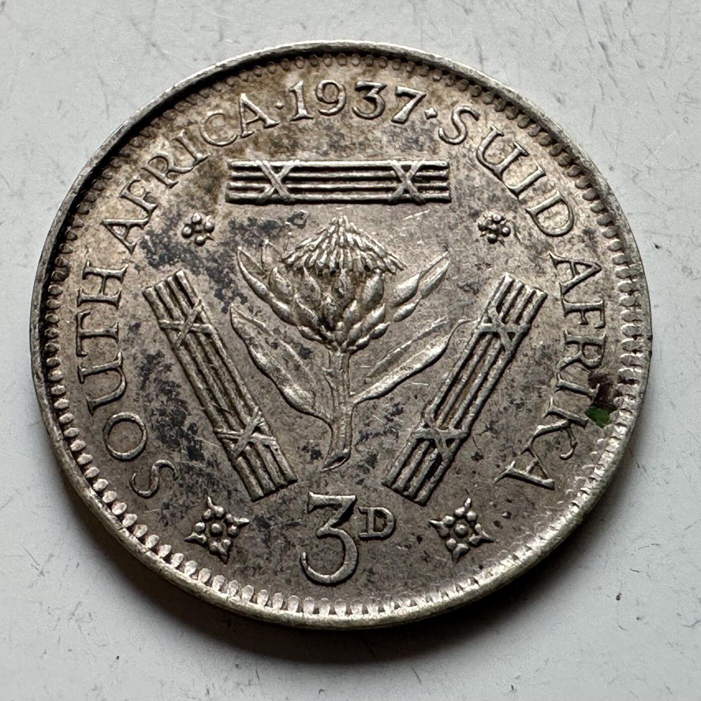 🌹外币初藏🌹🐯2026年第17场 快递将在12号停运 年前需发货的抓紧 ，年后正月十五恢复发货 英属南非1937年三便士银币 1.41克80%银