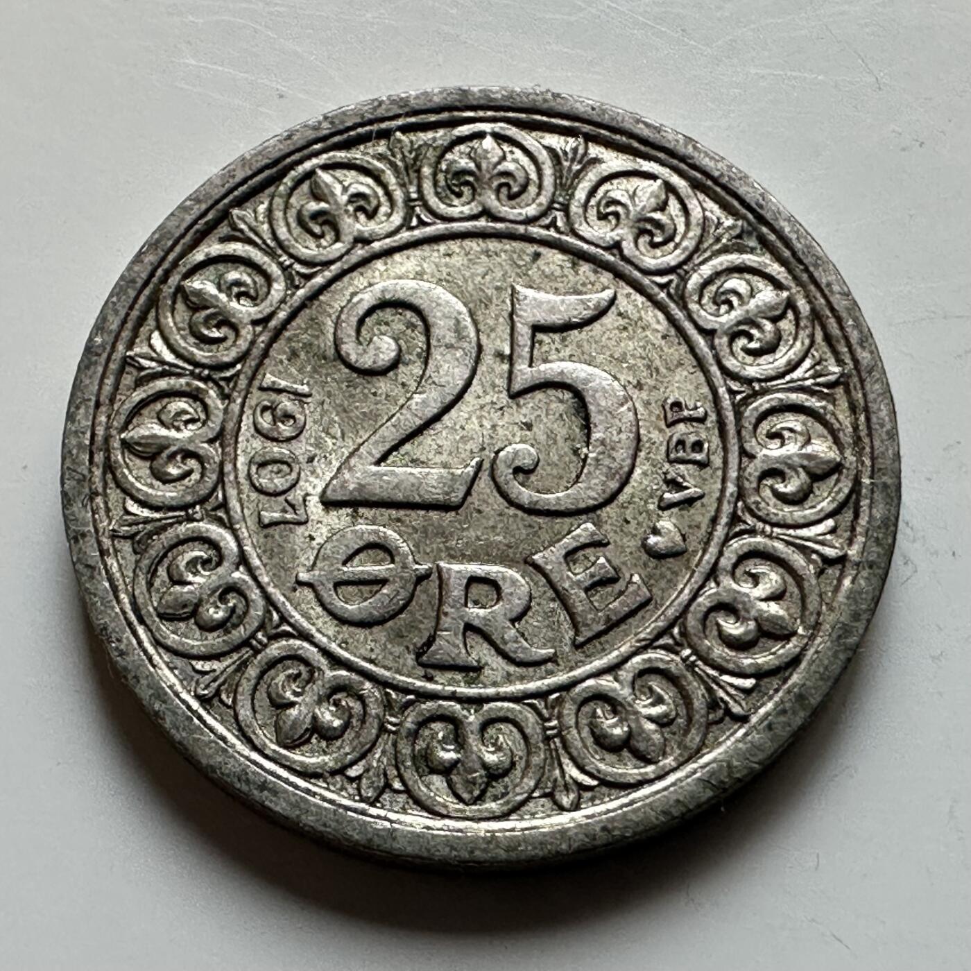 🌹外币初藏🌹🐯2026年第17场 快递将在12号停运 年前需发货的抓紧 ，年后正月十五恢复发货 丹麦1907年25欧尔银币 2.42克60%银 少见好品带底光