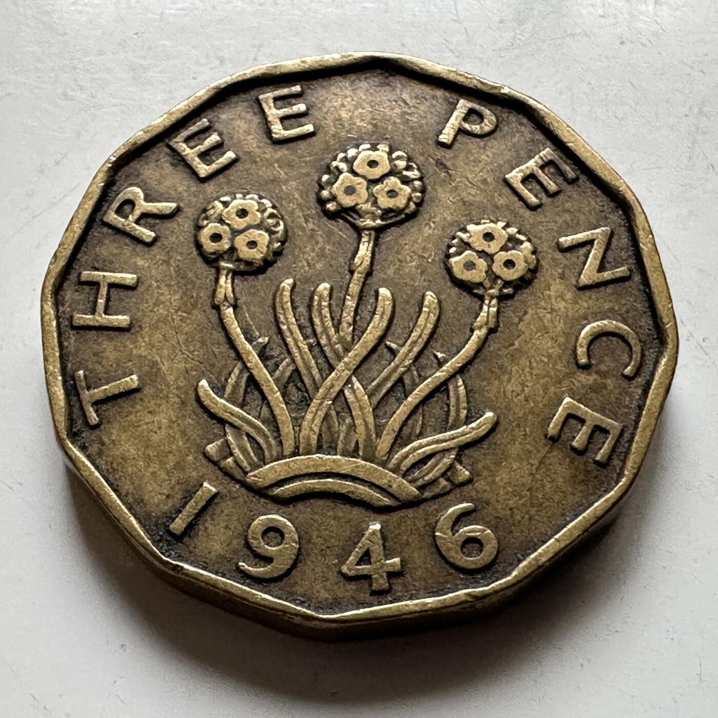 🌹外币初藏🌹🐯2026年第17场 快递将在12号停运 年前需发货的抓紧 ，年后正月十五恢复发货 英国1946年3便士 特年 b