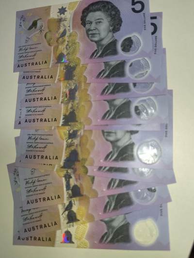 春节钱币瓷器清货捡漏拍场 - 澳大利亚新版明亮版5元塑料钞 全新UNC BJ冠10张，部分连号