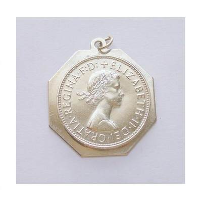 纯手工 英国伊丽莎白 镀银高浮雕精制八角六边形币章吊坠 35MM - 纯手工 英国伊丽莎白 镀银高浮雕精制八角六边形币章吊坠 35MM