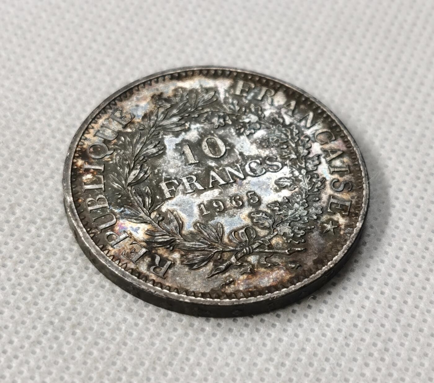 甄臻铺-世界币章拍卖（第49期）精品场拍品征集中，送拍享返佣金等优惠多多