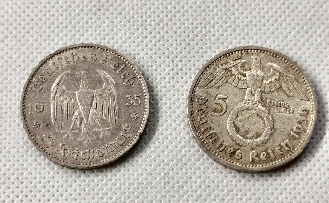 甄臻铺-世界币章拍卖（第49期）精品场拍品征集中，送拍享返佣金等优惠多多 1935教堂马克+1936兴登堡马克，淡淡转光，包浆自然，细节见图