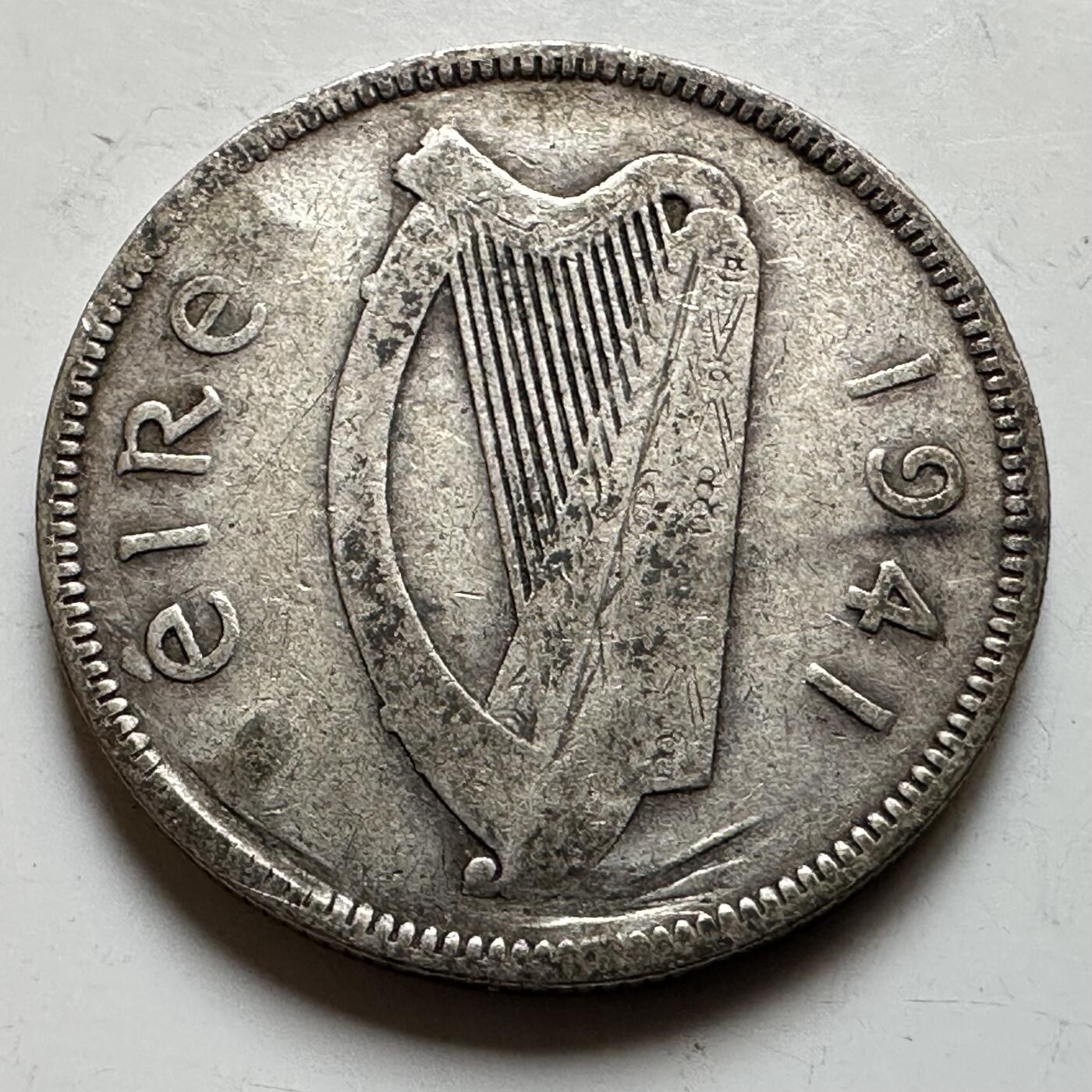 🌹外币初藏🌹🐯2026年第17场 快递将在12号停运 年前需发货的抓紧 ，年后正月十五恢复发货 爱尔兰1941年一先令银币 5.65克75%银