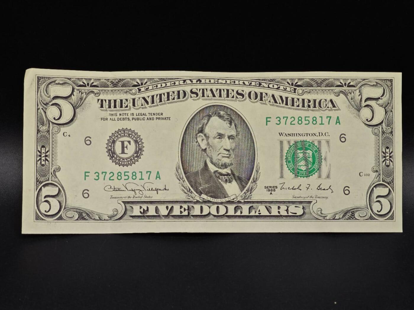 【淘币小摊】实时拍第八百六十五拍   纸币场    年前最后一周之前预留预留8号9号全部发出请更换最新收货地址不方便收货的请勿参拍或者顺丰到付 美国5美元纸币【有折】