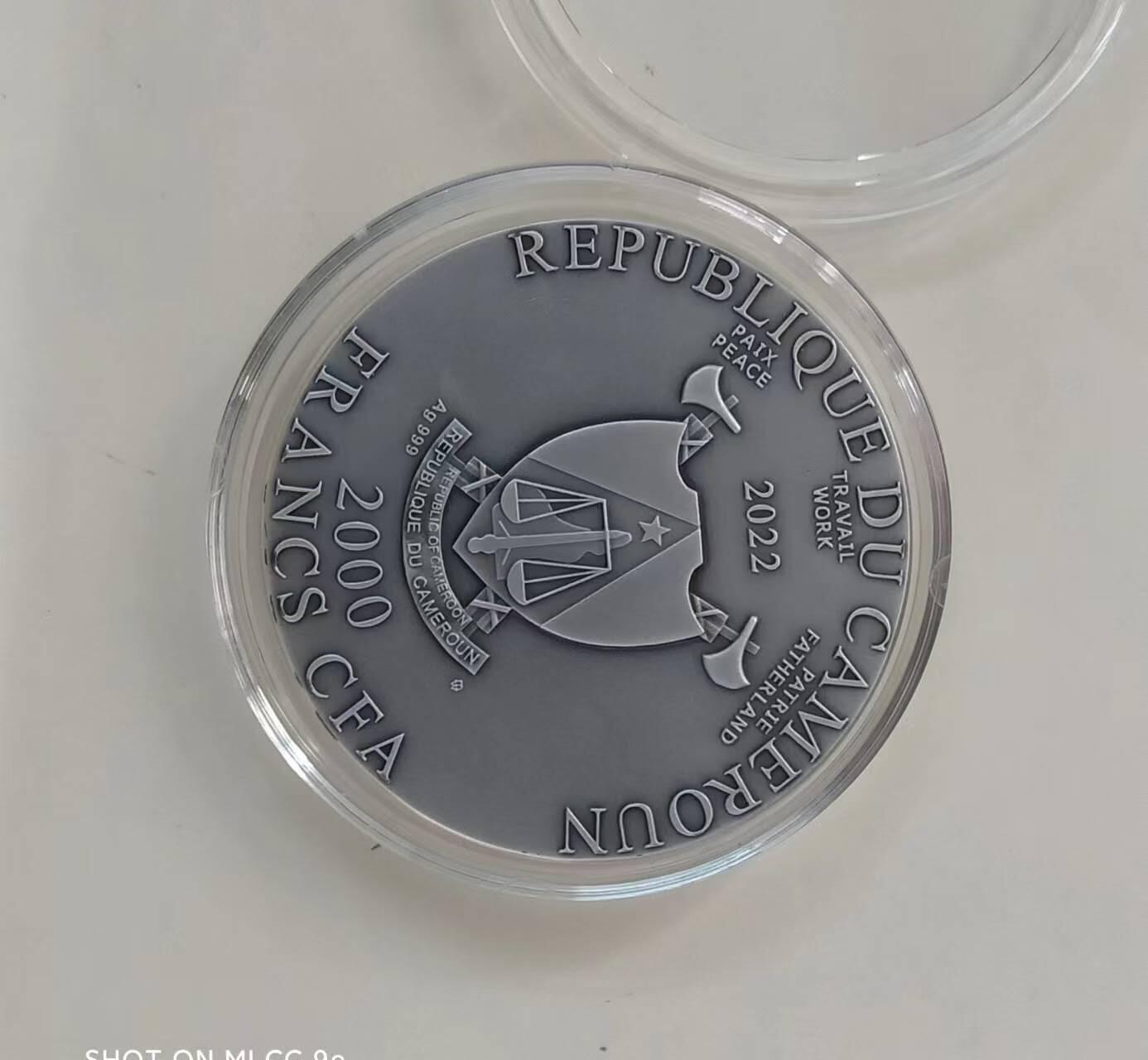 【币海沉浮】国际金银币（2） 喀麦隆2022，善恶灵魂(双面人性/撕裂人格)，2盎司高浮雕深镂空仿古双色银币. 盒证全. 最新爆炸性热门银币,超炫酷