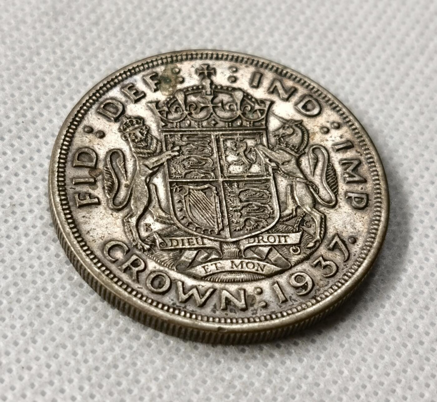 甄臻铺-世界币章拍卖（第49期）精品场拍品征集中，送拍享返佣金等优惠多多