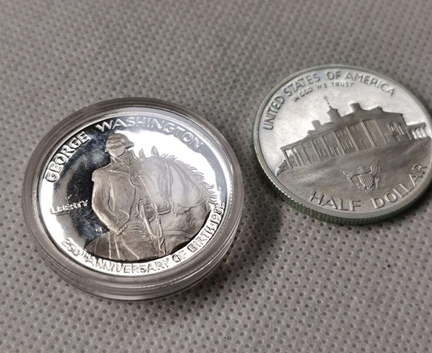 甄臻铺-世界币章拍卖（第49期）精品场拍品征集中，送拍享返佣金等优惠多多 1982美国华盛顿银币 12.5克（含银90%），2枚一组