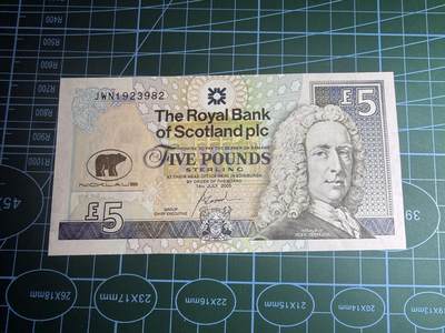 【炜奕收藏】，第五十九期，苏格兰多时期钞票，年前最后一期，拍后所有寄存物品将寄出 - 2005年苏格兰皇家银行5镑纪念钞，UNC品相，号码无47